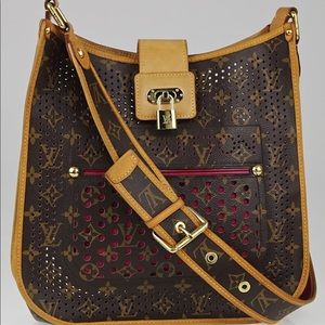 LOUIS VUITTON FUCHSIA PERFORATED MUSETTE